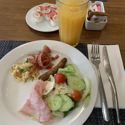 Hilton Guam Resort & Spa Restauration Photos