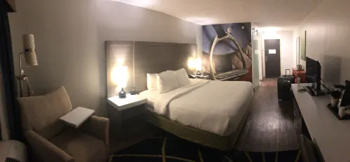 Hotel Indigo Cleveland-Beachwood Rooms Photos