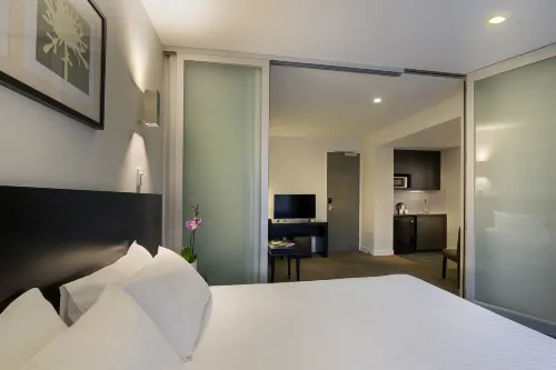 Causeway 353 Hotel Featured Photos