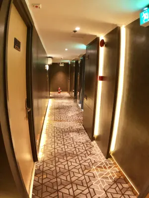 Holiday Hotel Espaces publics Photos