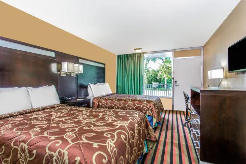 Days Inn by Wyndham Fort Lauderdale Airport Cruise Port Featured Photos
