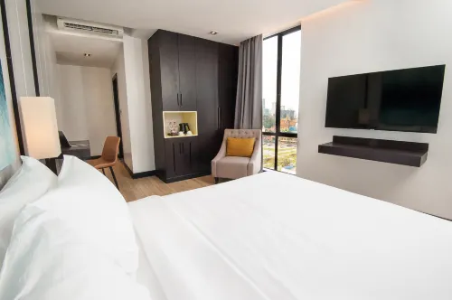 GLOW PARK HOTEL Grand Royal Palace Rooms Photos