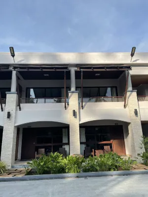 Weekender Resort Exterior Photos