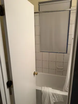 Travelodge by Wyndham Downtown Chicago Rooms Photos