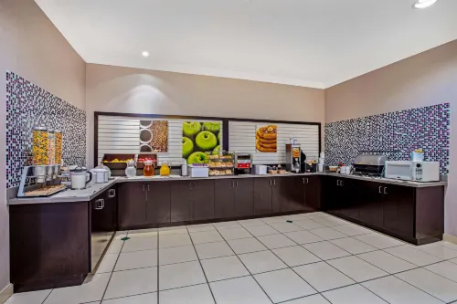 La Quinta Inn & Suites by Wyndham Modesto Salida Dining Photos
