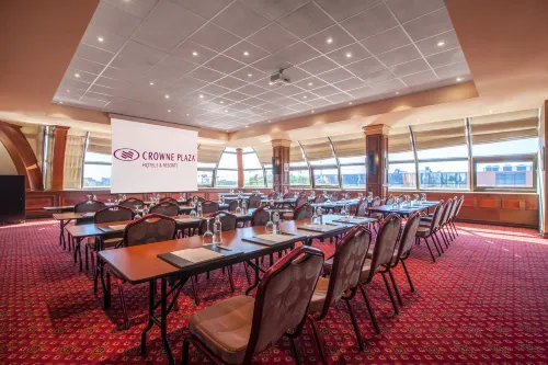 Crowne Plaza - Minsk, an IHG Hotel Espaces Affaires Photos