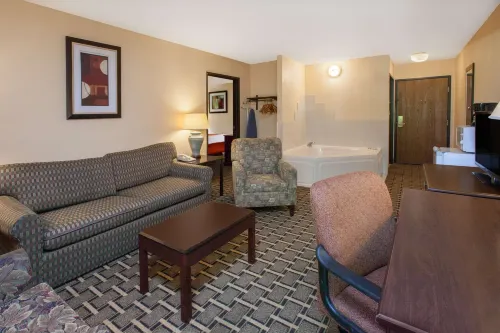 Days Inn & Suites by Wyndham Madison Heights MI Rooms Photos