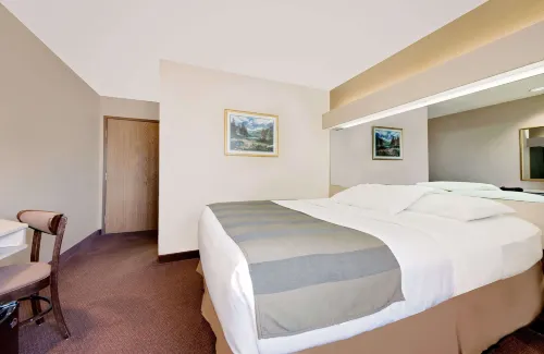 Microtel Inn & Suites by Wyndham Joplin Rooms Photos