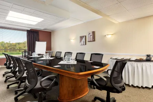 Ramada by Wyndham Fredericton Business Facilities Photos