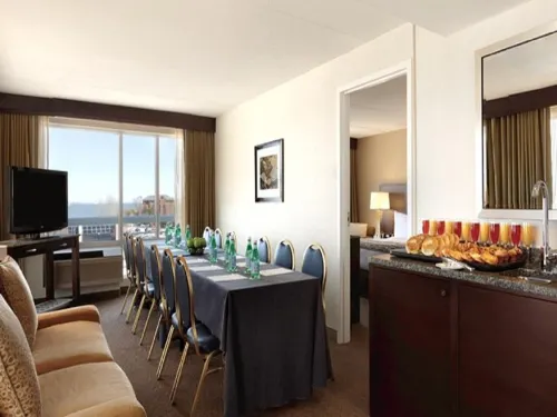 DoubleTree by Hilton Hotel Boston Bayside Business Facilities Photos