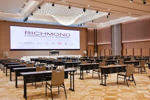 Grand Richmond Stylish Convention Hotel Business Photos