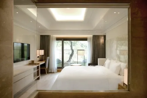 Pinegrove Hotel Photos