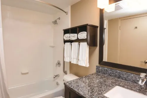 La Quinta Inn & Suites by Wyndham San Diego Mission Bay Chambres Photos