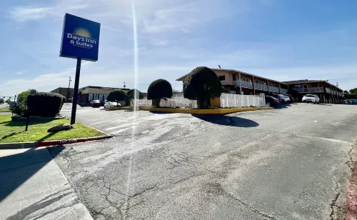Days Inn & Suites by Wyndham Arlington Near Six Flags Espaces publics Photos
