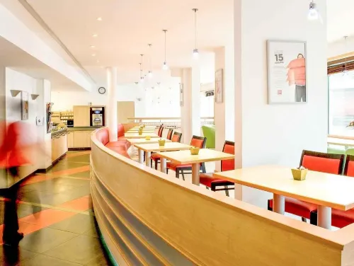 Hotel ibis Poissy. Restauration Photos