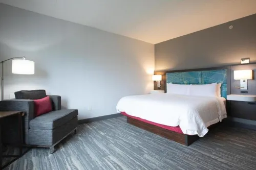 Hampton Inn by Hilton London Photos