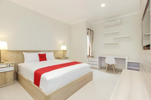 RedDoorz Premium Near Ragunan Zoo 2 Chambres Photos