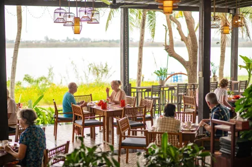 Vinh Hung Riverside Resort & Spa Dining Photos