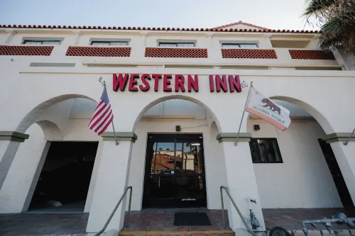 Old Town Western Inn Exterior Photos