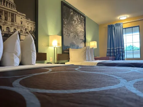 Super 8 by Wyndham Alexandria/Washington D.C. Area Photos