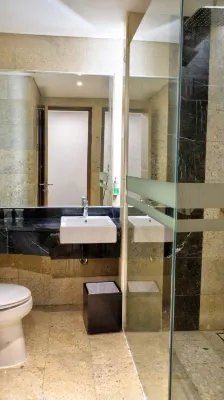 Claro Makassar Rooms Photos