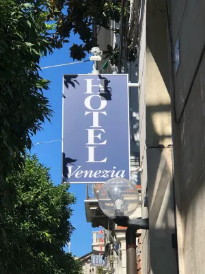 Hotel Venezia Exterior Photos