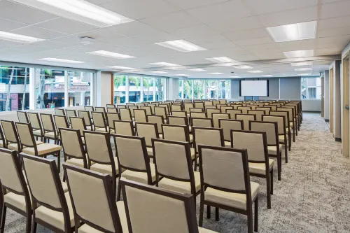 Hilton Garden Inn Waikiki Beach, Honolulu Business Facilities Photos
