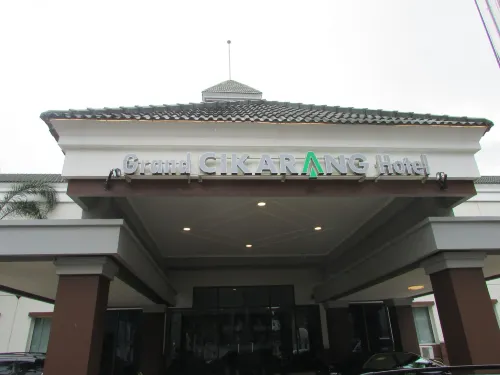Grand Cikarang Hotel Außen Photos
