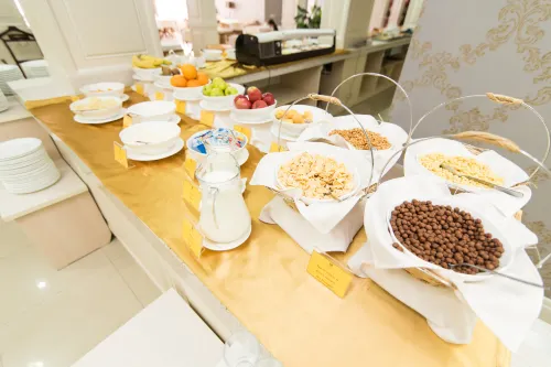 King Hotel Astana Питание Photos