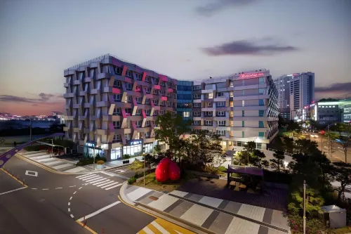 Chungchoho Best Hotel Рядом с отелем Photos