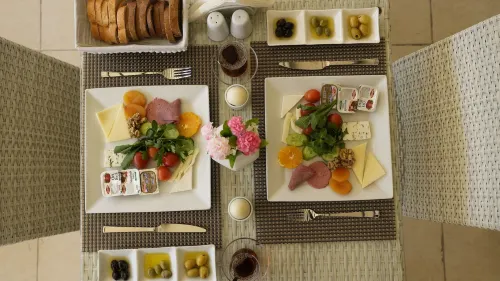 Alesta Seaside Residence Dining Photos