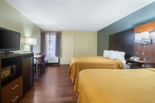 Econo Lodge Inn & Suites Gatlinburg at the Convention Center Rooms Photos