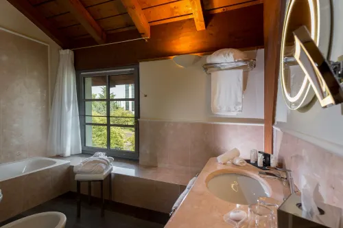 Grand Hotel Villa Torretta, Curio Collection by Hilton Phòng Photos