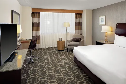 DoubleTree by Hilton Hotel Tulsa Downtown Rooms Photos