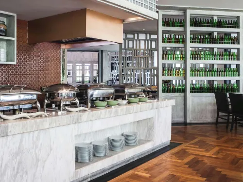 Mövenpick Hotel Sukhumvit 15 Bangkok Makanan Photos