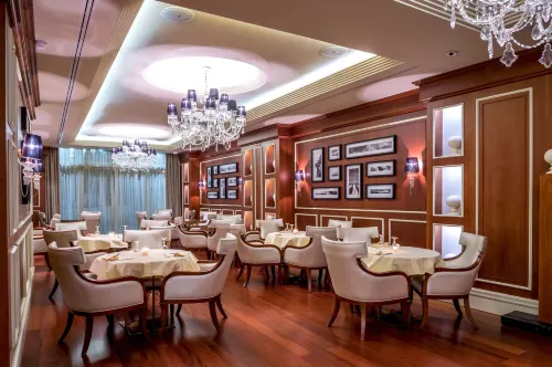 Hotel Century Restauration Photos