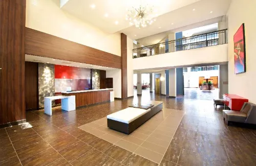 Embassy Suites by Hilton Detroit Livonia Novi بالقرب من الفندق Photos