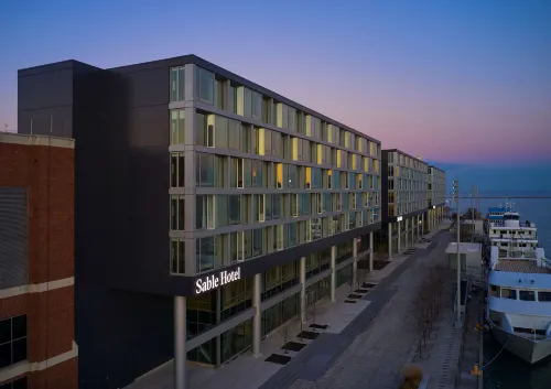 Sable at Navy Pier Chicago, Curio Collection by Hilton Exterior Photos