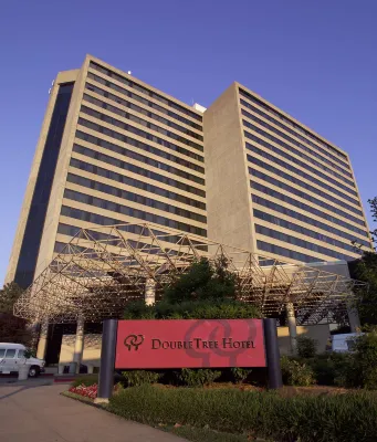 DoubleTree by Hilton Hotel Tulsa Downtown Featured Photos