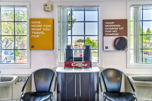 Motel 6 Pinole, CA Khu vực công cộng Photos