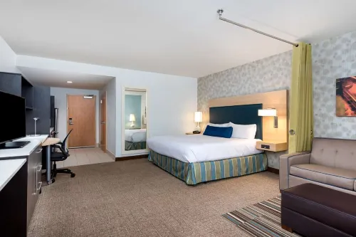 Comfort Suites Fort Lauderdale Airport South & Cruise Port Rooms Photos