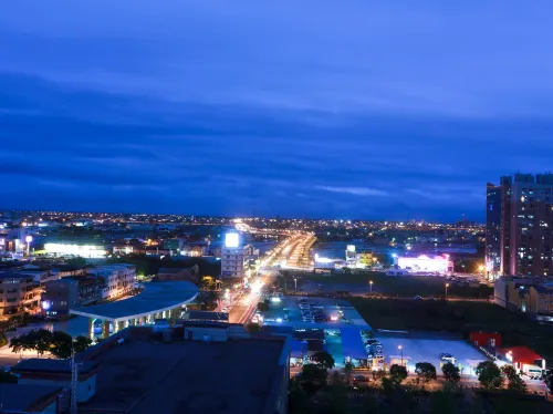 Happiness Skyline Hotel بالقرب من الفندق Photos