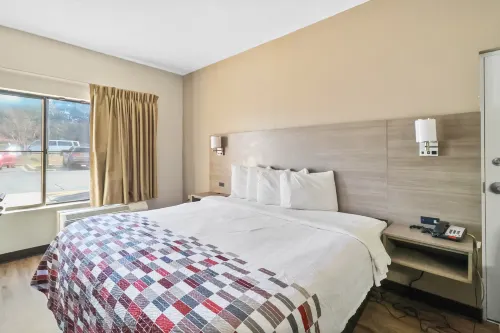 Red Roof Inn & Suites Fayetteville - Fort Bragg Zimmer Photos