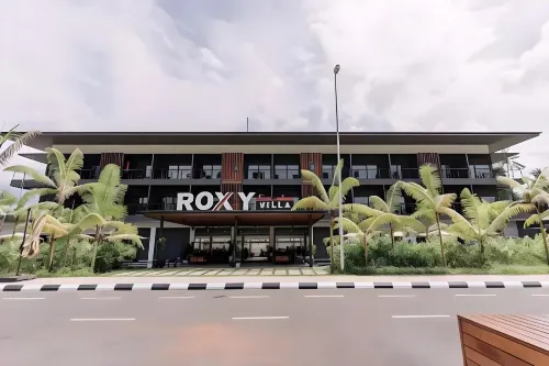 Roxy Sematan Villa & Townhouse Extérieur Photos