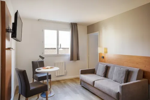 Appart Hôtel - Séjours et Affaires / Résidence étudiante - Les estudines Créteil Le Magistère Chambres Photos