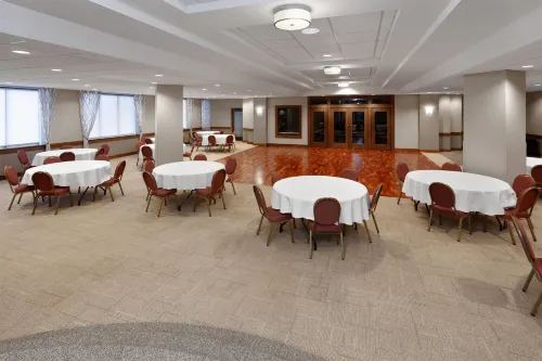 Ramada by Wyndham Milwaukee Espaces Affaires Photos
