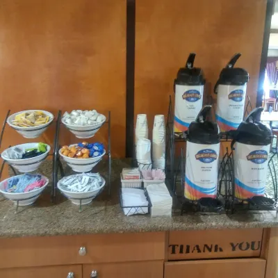Baymont by Wyndham Madison Heights Detroit Area Dining Photos