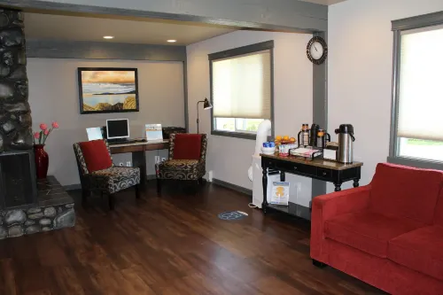 Ramada by Wyndham Campbell River Public Areas Photos