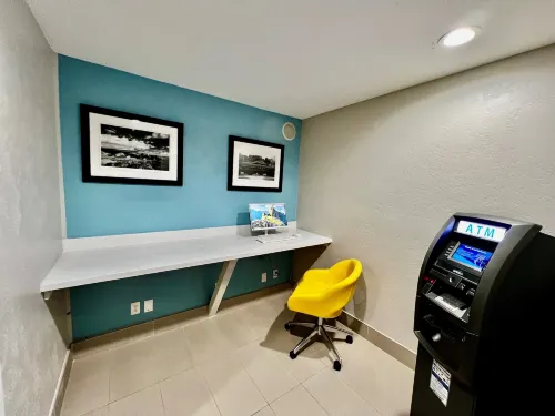 Days Inn by Wyndham Williams Khu vực công cộng Photos