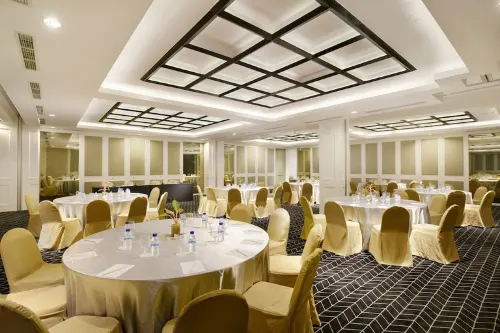 Swiss-Belinn Tunjungan, Surabaya Fasilitas Bisnis Photos